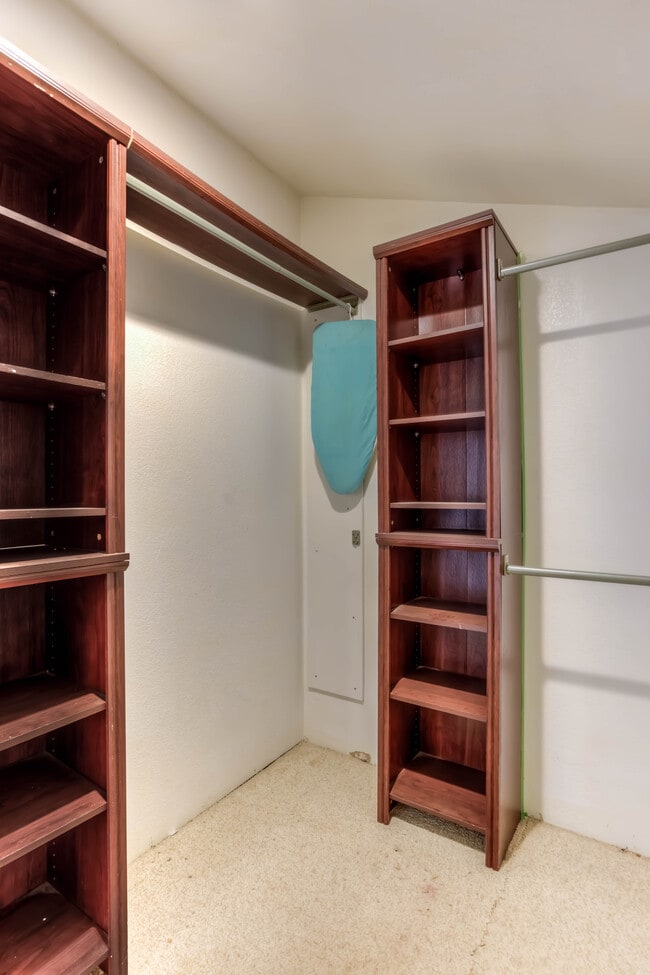 Building Photo - 2555 E Fort Lowell Rd