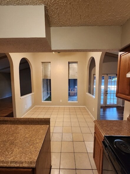 Building Photo - 5022 Collingwood Dr