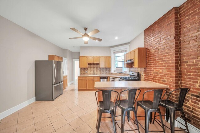 Building Photo - 47 47th St