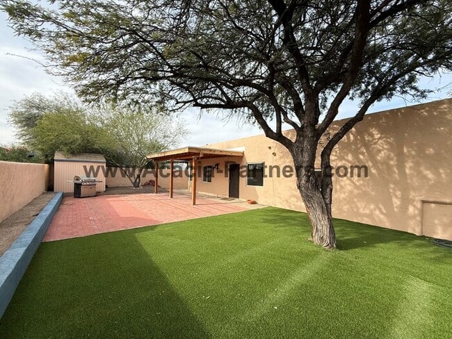 Building Photo - Spacious Four Bedroom Home