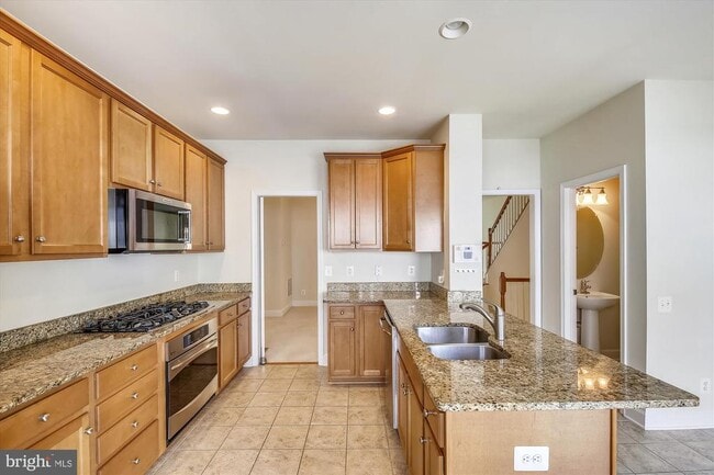 Building Photo - 14855 Potomac Branch Dr