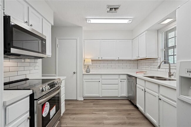 Building Photo - 401 Inspiration Ln