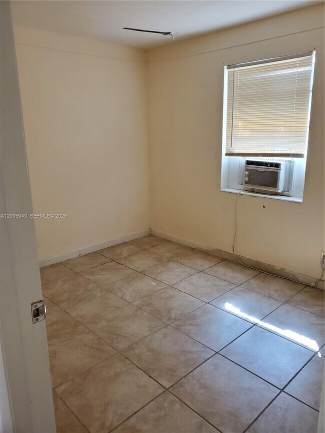 Building Photo - 2114 McKinley St