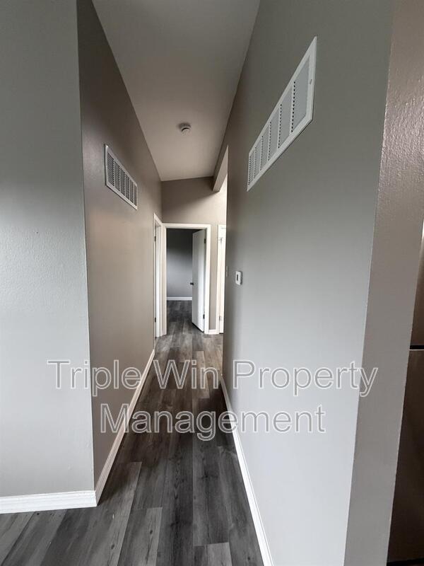 Building Photo - 63 Patricia Pl