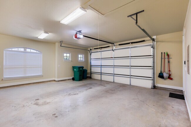 Building Photo - 204 Cat Canyon Rd