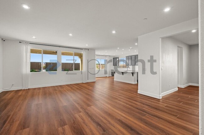 Building Photo - 1465 Blossom Way