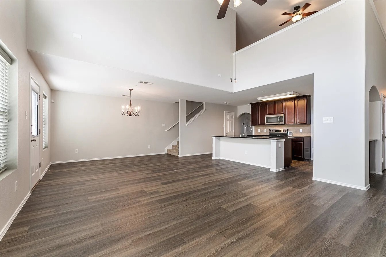 Building Photo - 9829 Fleetwood Dr