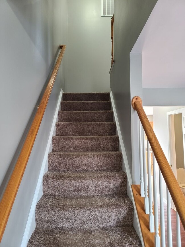 Building Photo - 3 Bedroom Townhome for Rent in Waynesboro