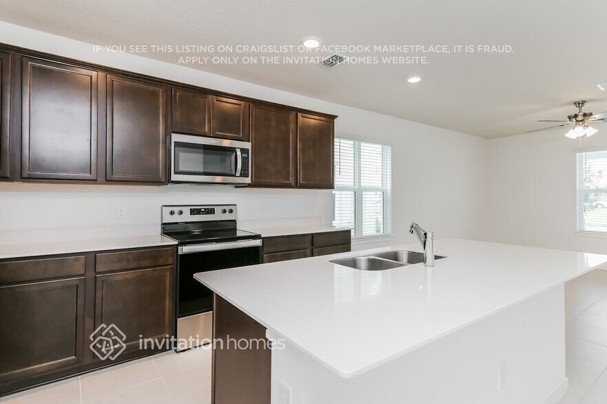 Building Photo - 2261 Southbury Dr