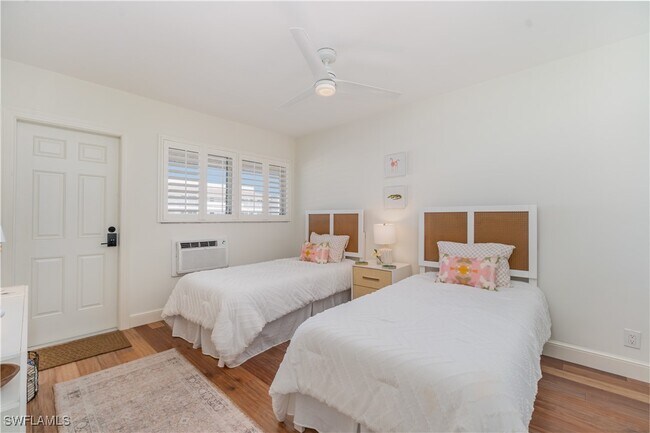 Building Photo - 473 12th Ave S