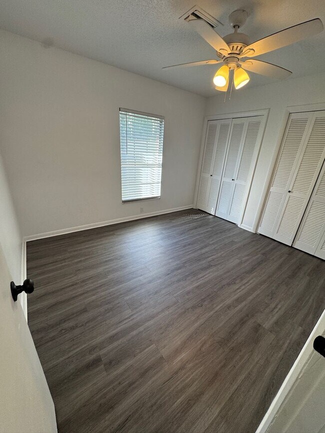 Building Photo - 1729 NE 2nd St