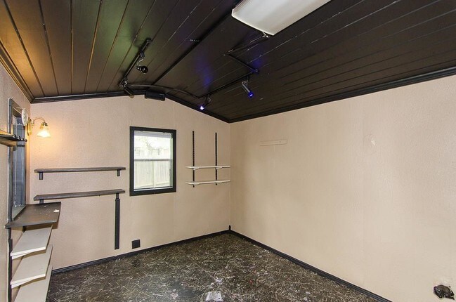 Building Photo - 7010 Buccaneer Trail