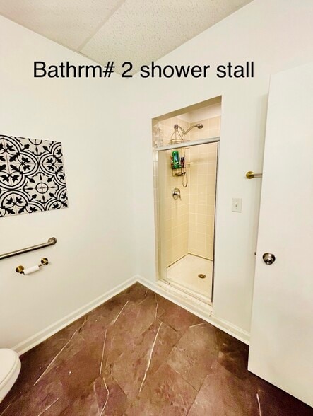 Building Photo - 738 N Clark St