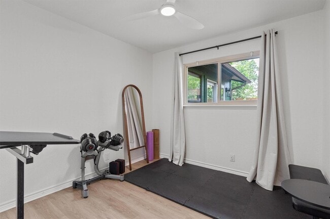 Building Photo - 802 Leisure Run Cove