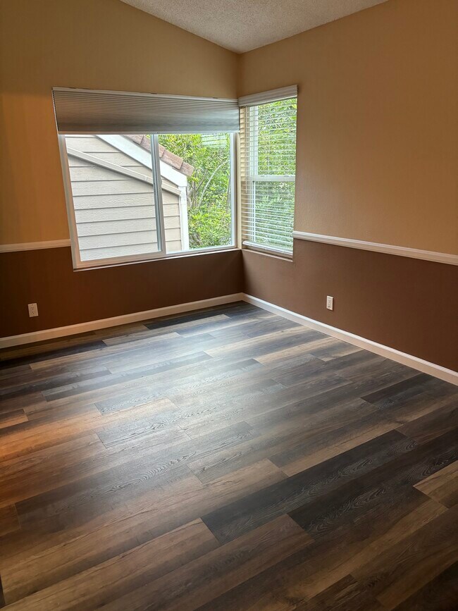 Den/office - 1059 Shadowridge Dr