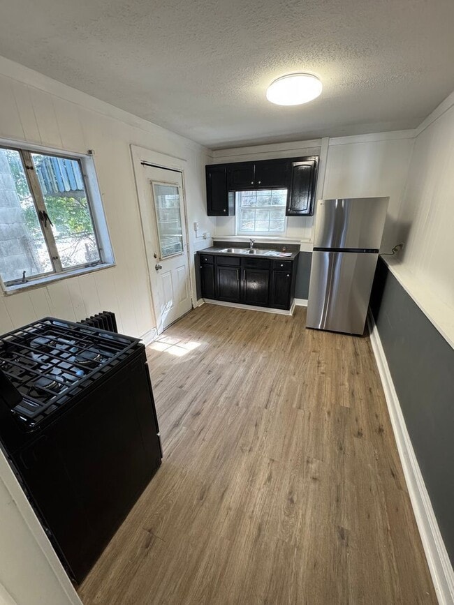 Building Photo - 2330 Eccles St