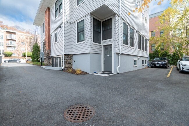 Building Photo - 38 Englewood Ave