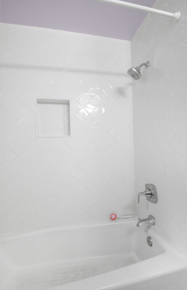 Building Photo - Home For Rent in St Petersburg!