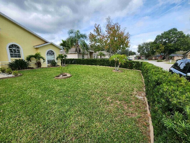 Building Photo - 7493 Briarbay Loop