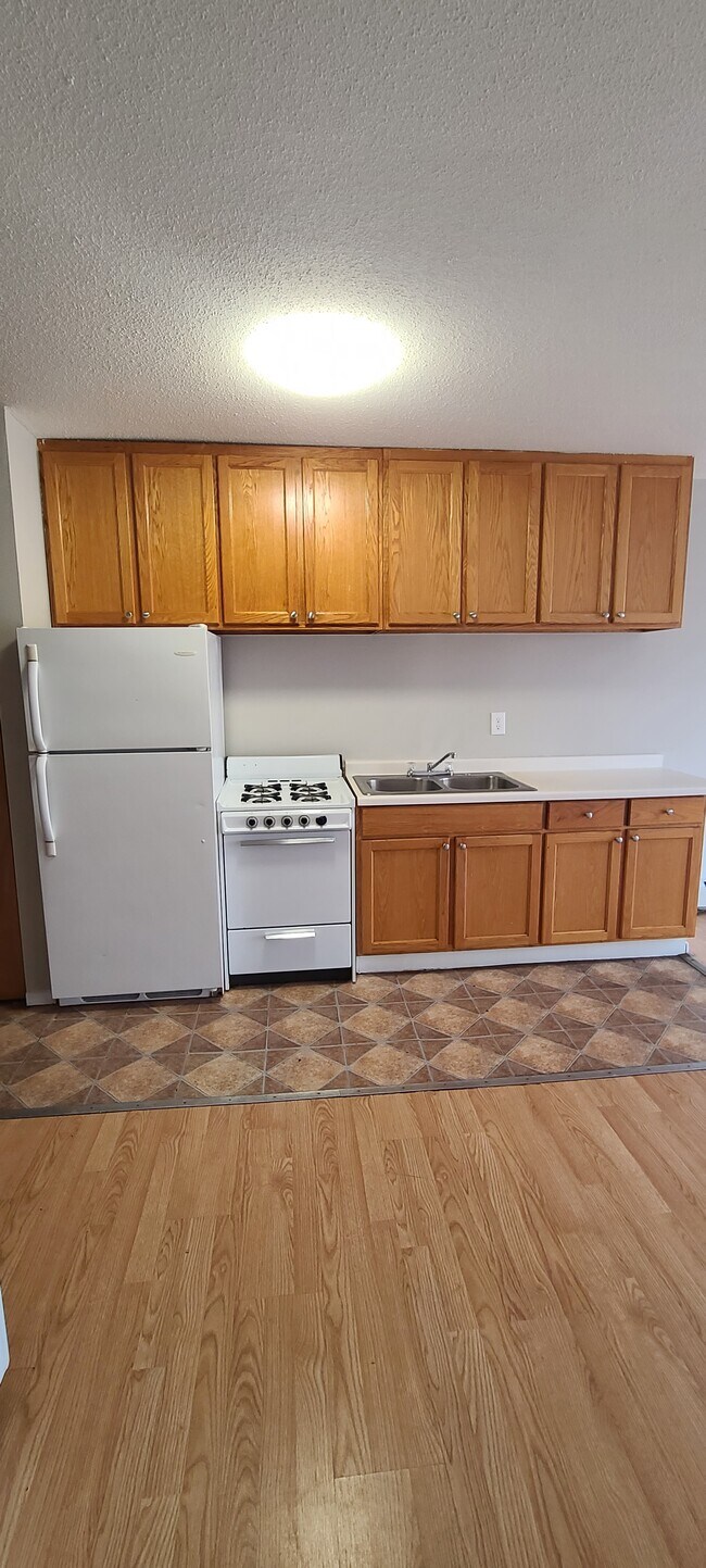 Open kitchen - 2700 3rd Ave S