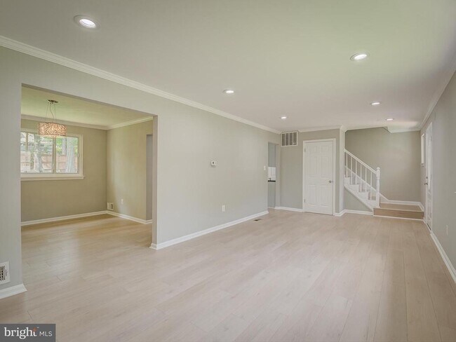 Building Photo - 6812 Landor Ln