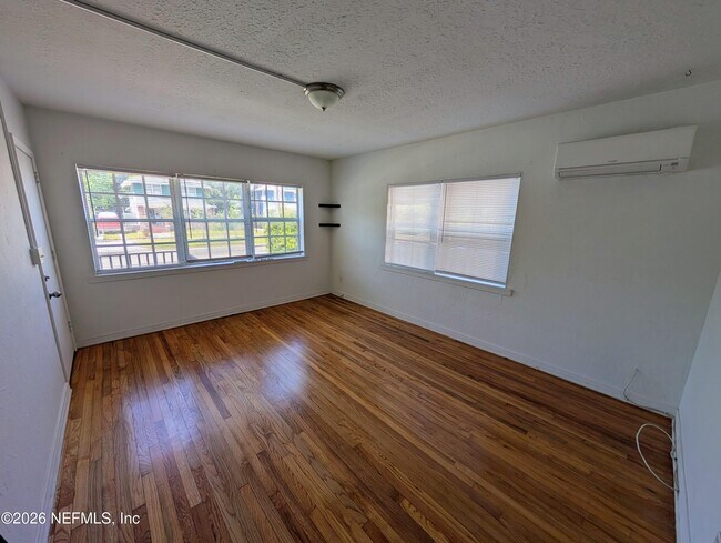 Building Photo - 2136 College St