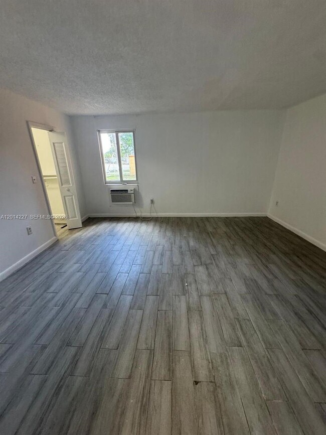 Building Photo - 7010 NW 186th St
