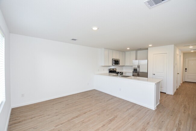 Building Photo - 21430 Carosella Dr