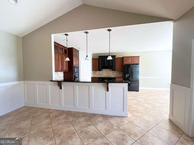 Building Photo - 242 Waters Edge Dr