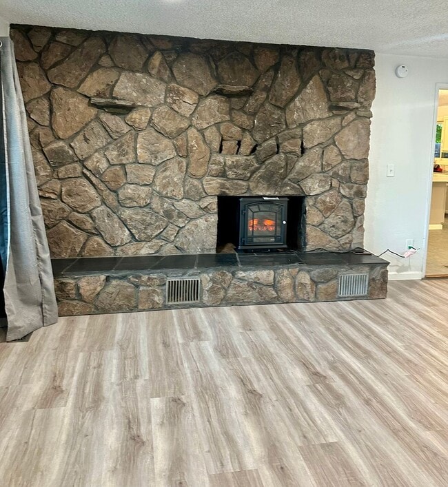 Building Photo - Updated 3bd/2BA South Suburbs Home with RV Parking, Large Yard & Garage