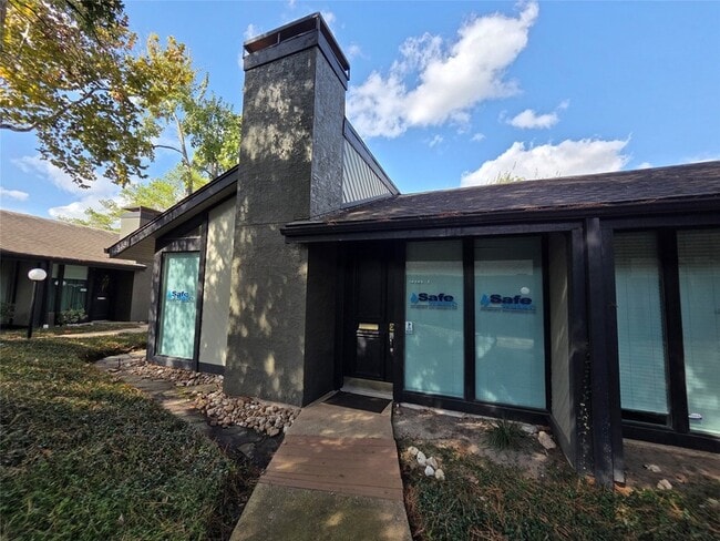 Building Photo - 14343 Torrey Chase Blvd