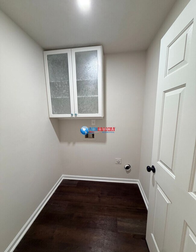 Building Photo - Newly renovated house in MILL CREEK cluster in Dacula
