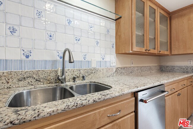 Building Photo - 106 Cresta Verde Dr