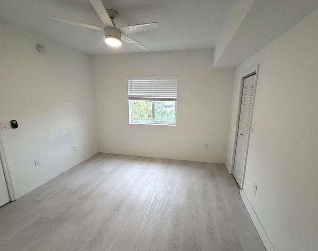 Building Photo - 7516 NE 1st Ave