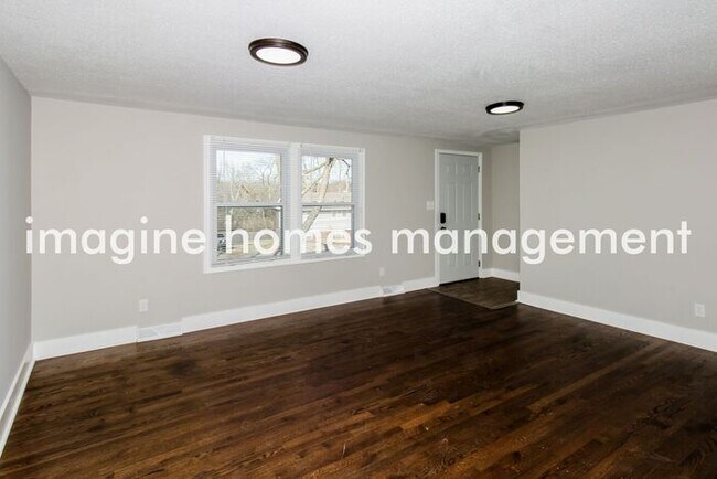 Building Photo - Remodeled 3 Bedroom Home in Kansas City