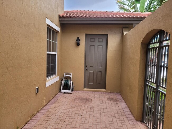 Building Photo - 1145 SW 147th Ter