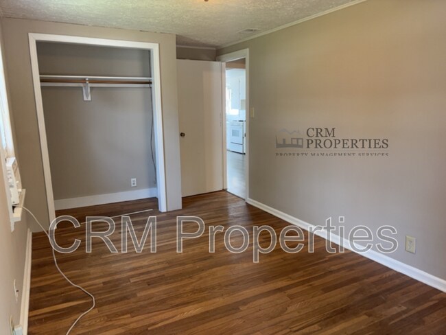 Building Photo - 1019 N McCann St