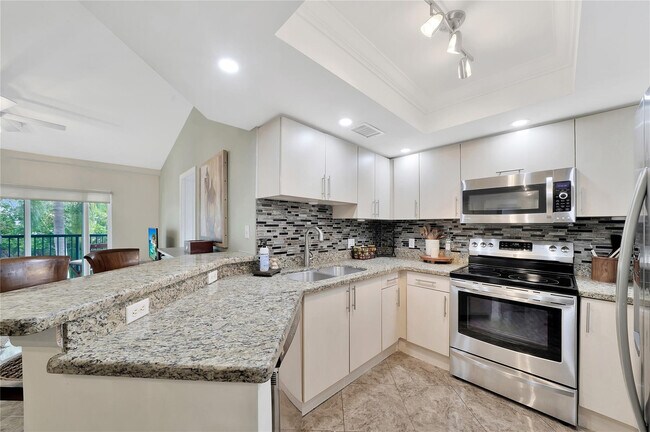 Building Photo - 2005 SE 10th Ave