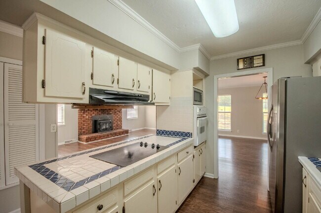 Building Photo - 3123 McGavock Pk
