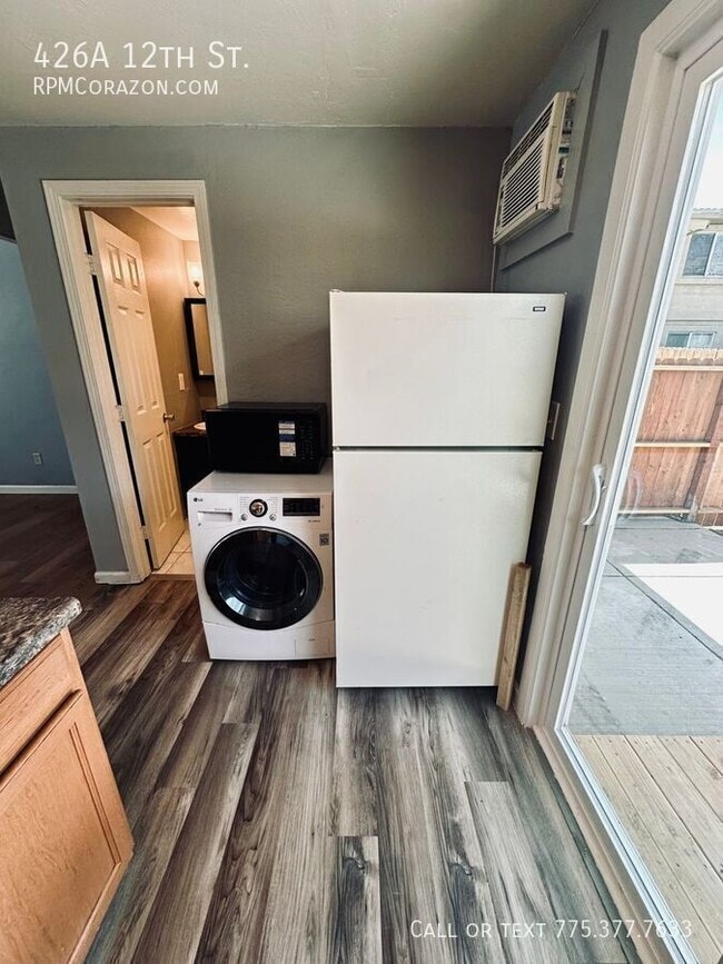 Building Photo - 426 12th St