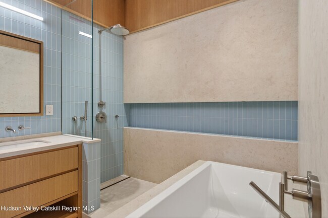 Building Photo - 316 Wall St