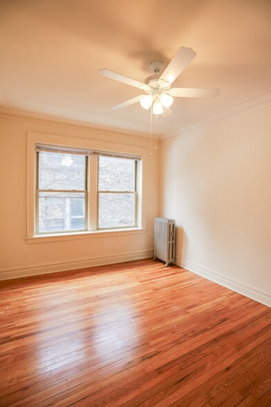 Building Photo - 1201 W Waveland Ave