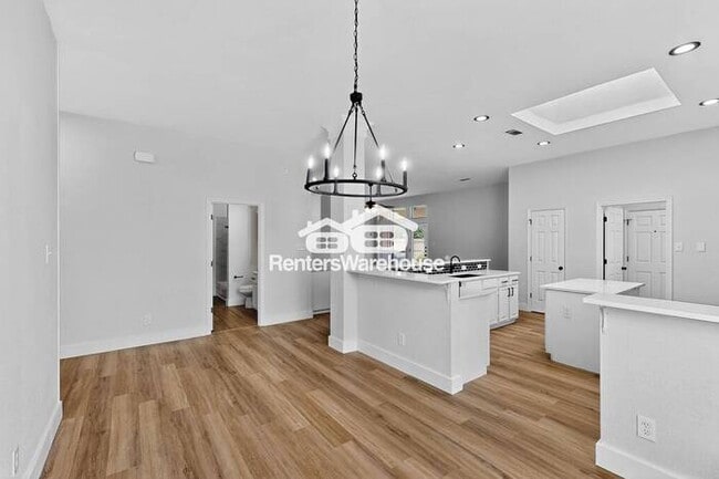 Building Photo - 801 Snapdragon Ln