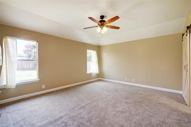 Building Photo - 136 Holmstrom St