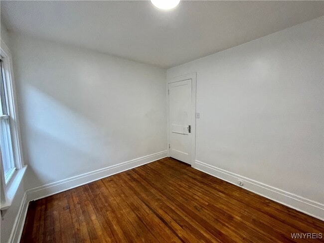 Building Photo - 434 23rd St