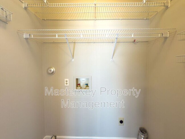 Building Photo - 4220 Old Brick Ct