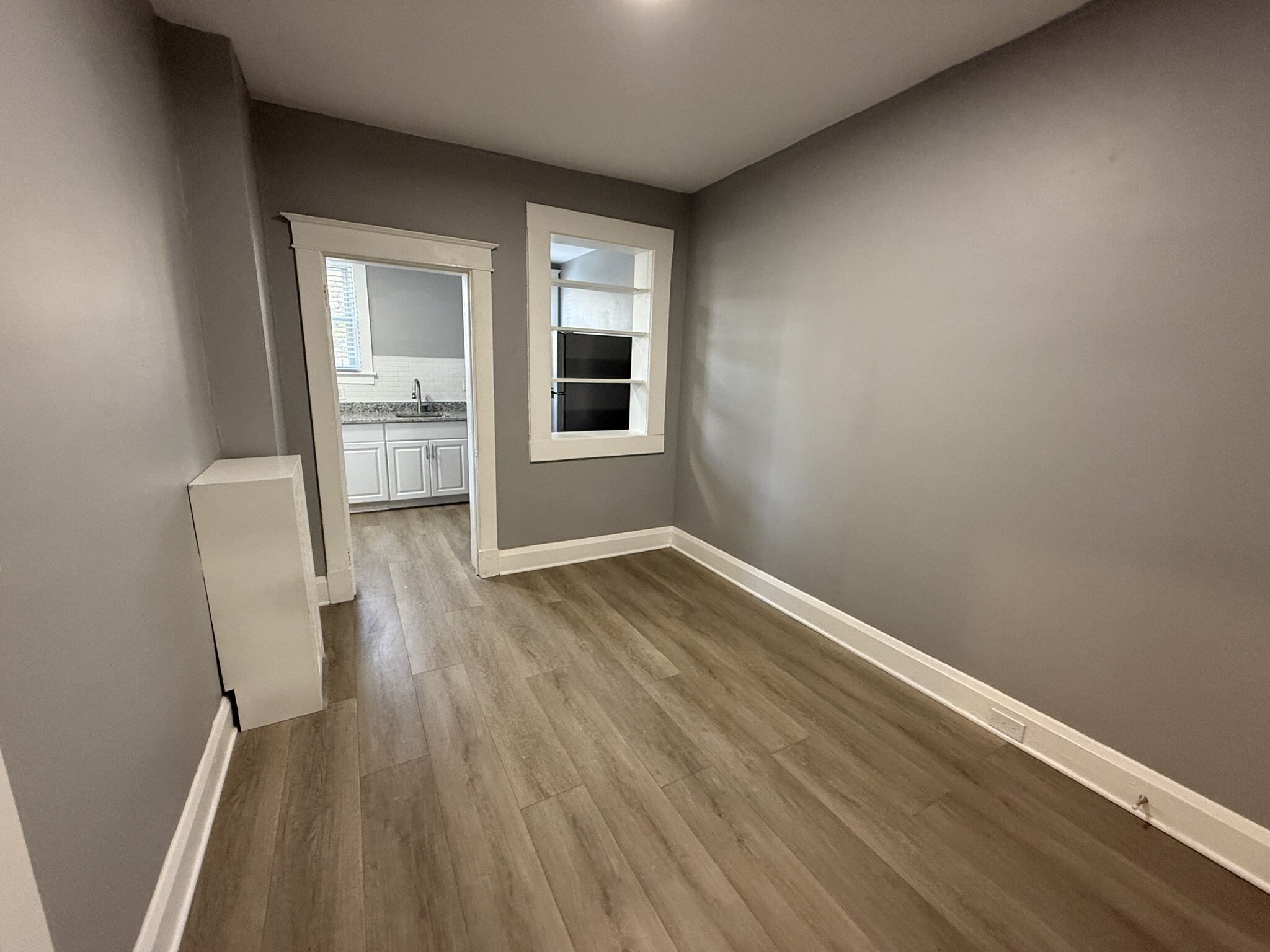 dining room - 606 N Woodington Rd