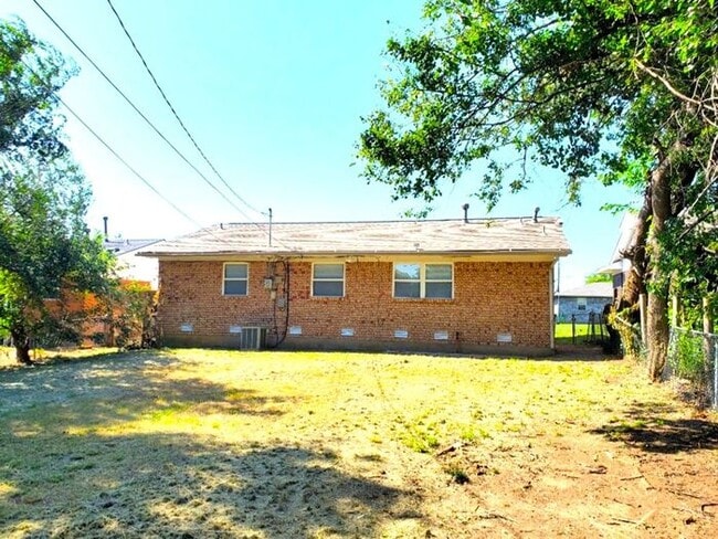 Building Photo - 3 bed 1 bath in Midwest City