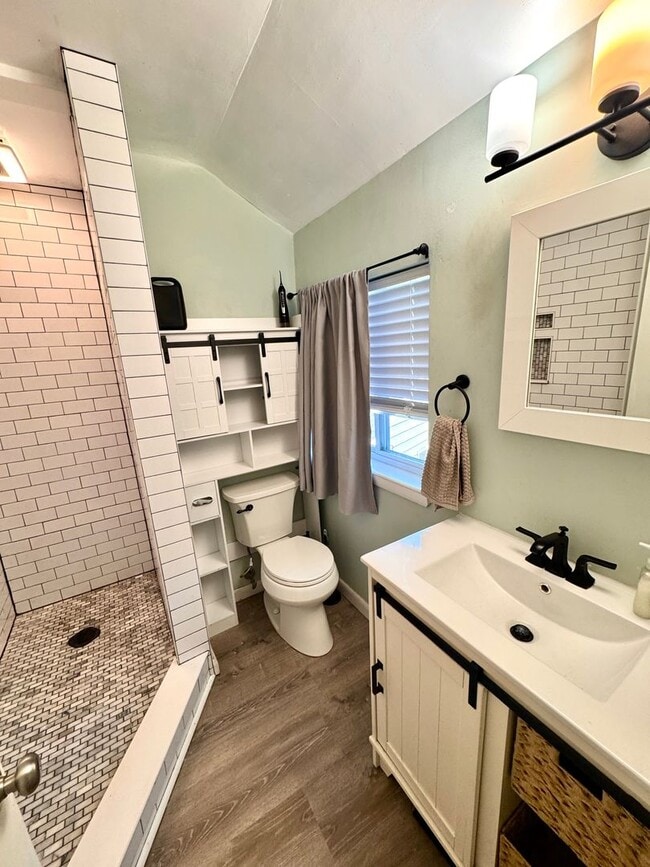 Building Photo - 4-Bedroom Home with Bonus Flex Room