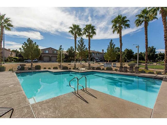 Building Photo - WONDERFUL DUAL MASTER BEDROOM TOWNHOME IN GATED "GREEN VALLEY COMMUNITY!!"